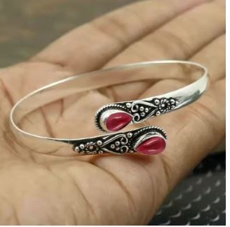 Victorian Gemz Bangle